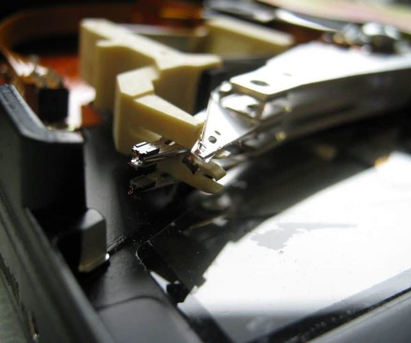 Data Recovery 101 Read/Write Head Assembly Gillware Inc.