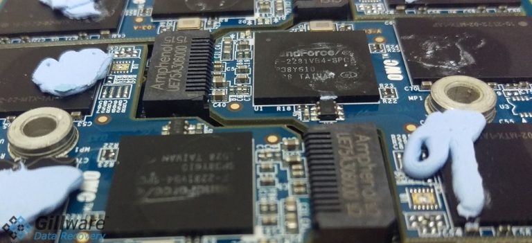 Very close view of inside of OWC Aura SSD