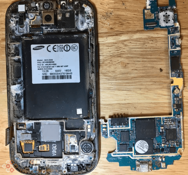 Mobile phone disassembly for forensic data recovery purposes